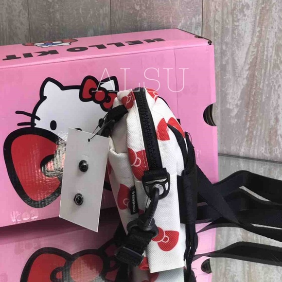 Conv&Hello Kitty Mini Crossbody Bag Comms White W - Picture 4 of 7